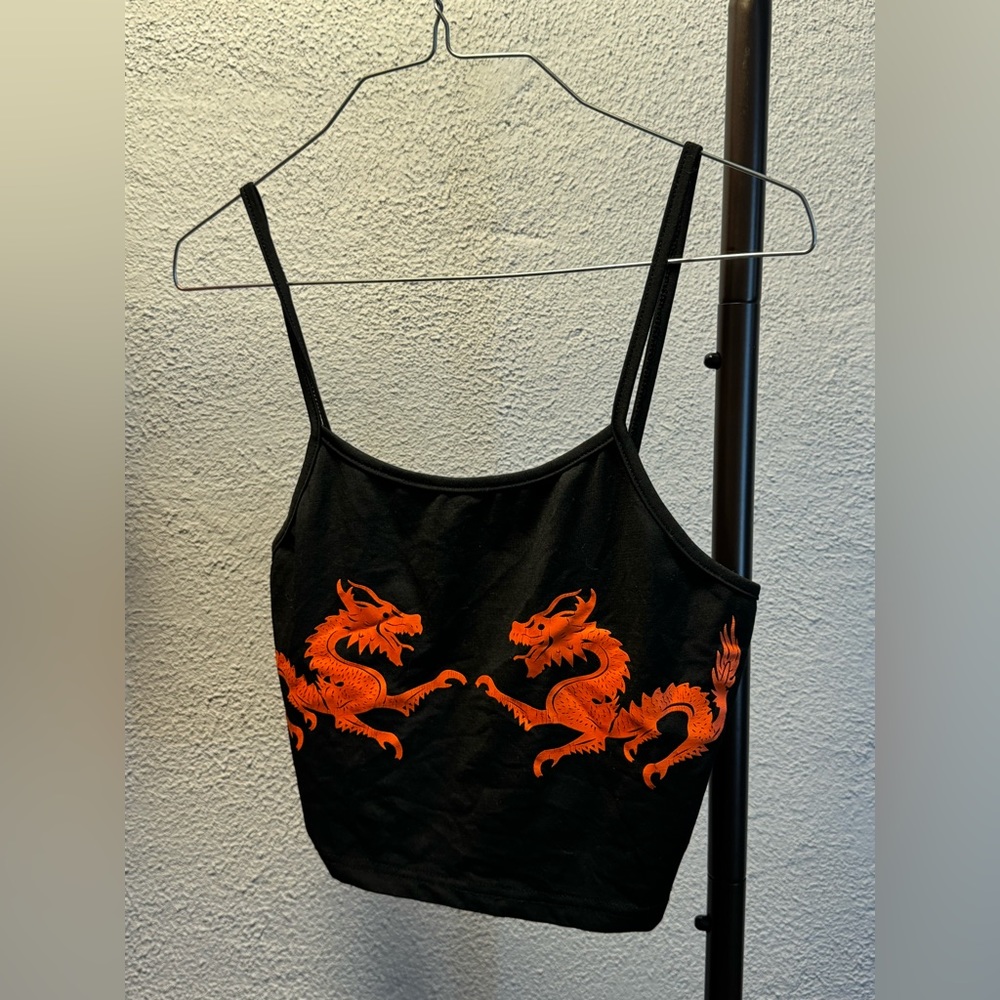 🤍symmetrical dragons cropped tank